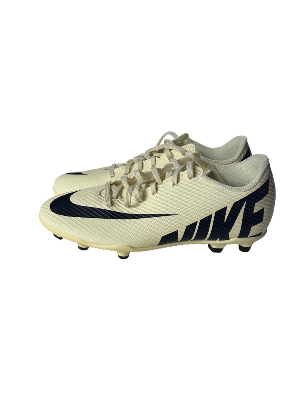 Nike Vapor 15 Club soccer cleats